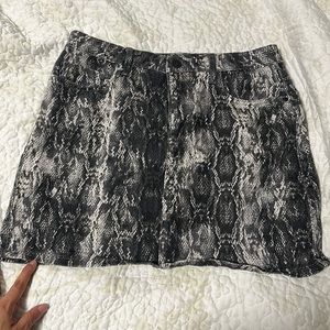 Black and white beautiful Zara skirt